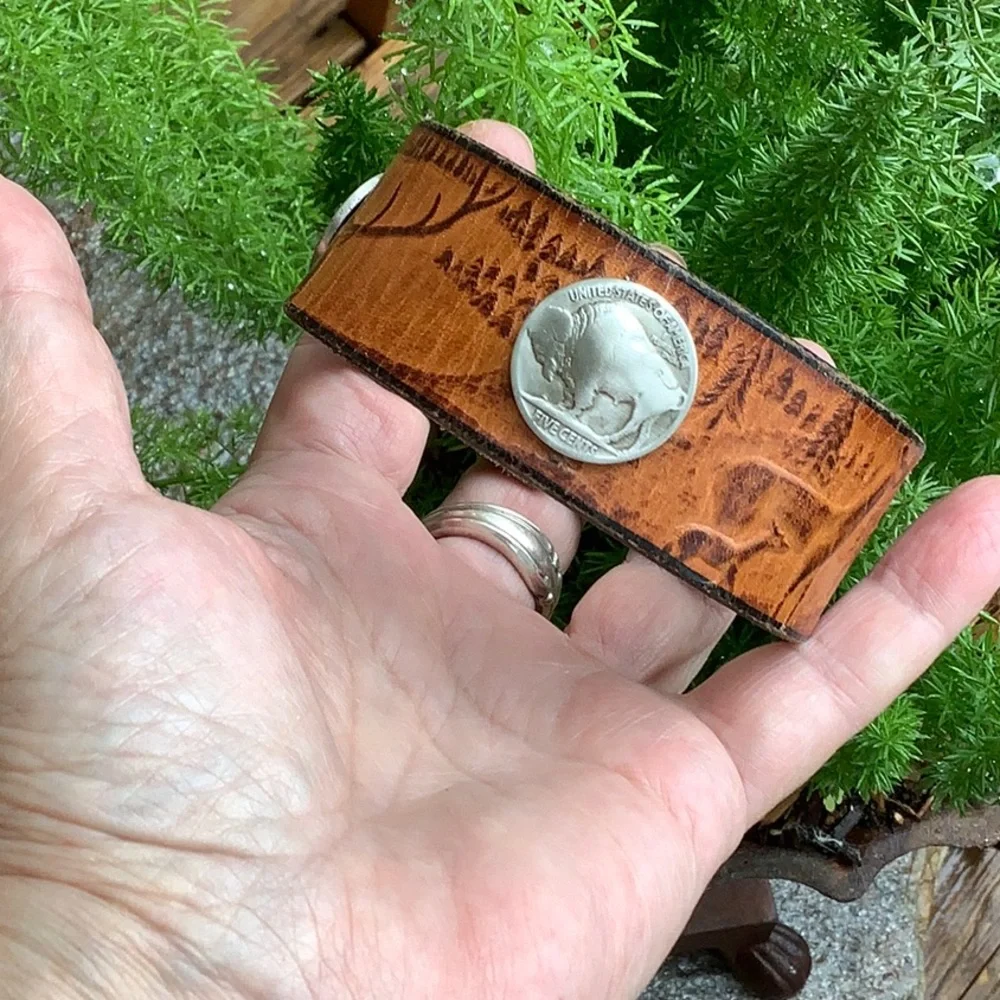 Retro DeNovo Jewelry leather cuff
